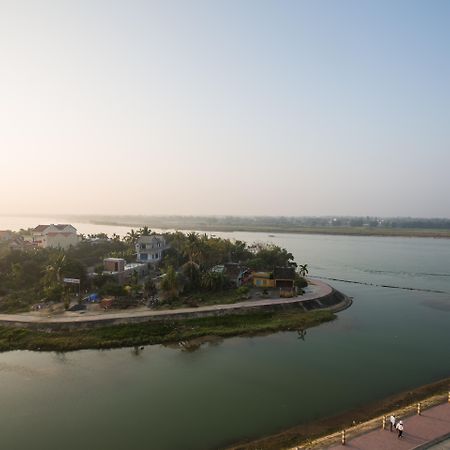 Royal Riverside Hoi An Hotel & Spa מראה חיצוני תמונה