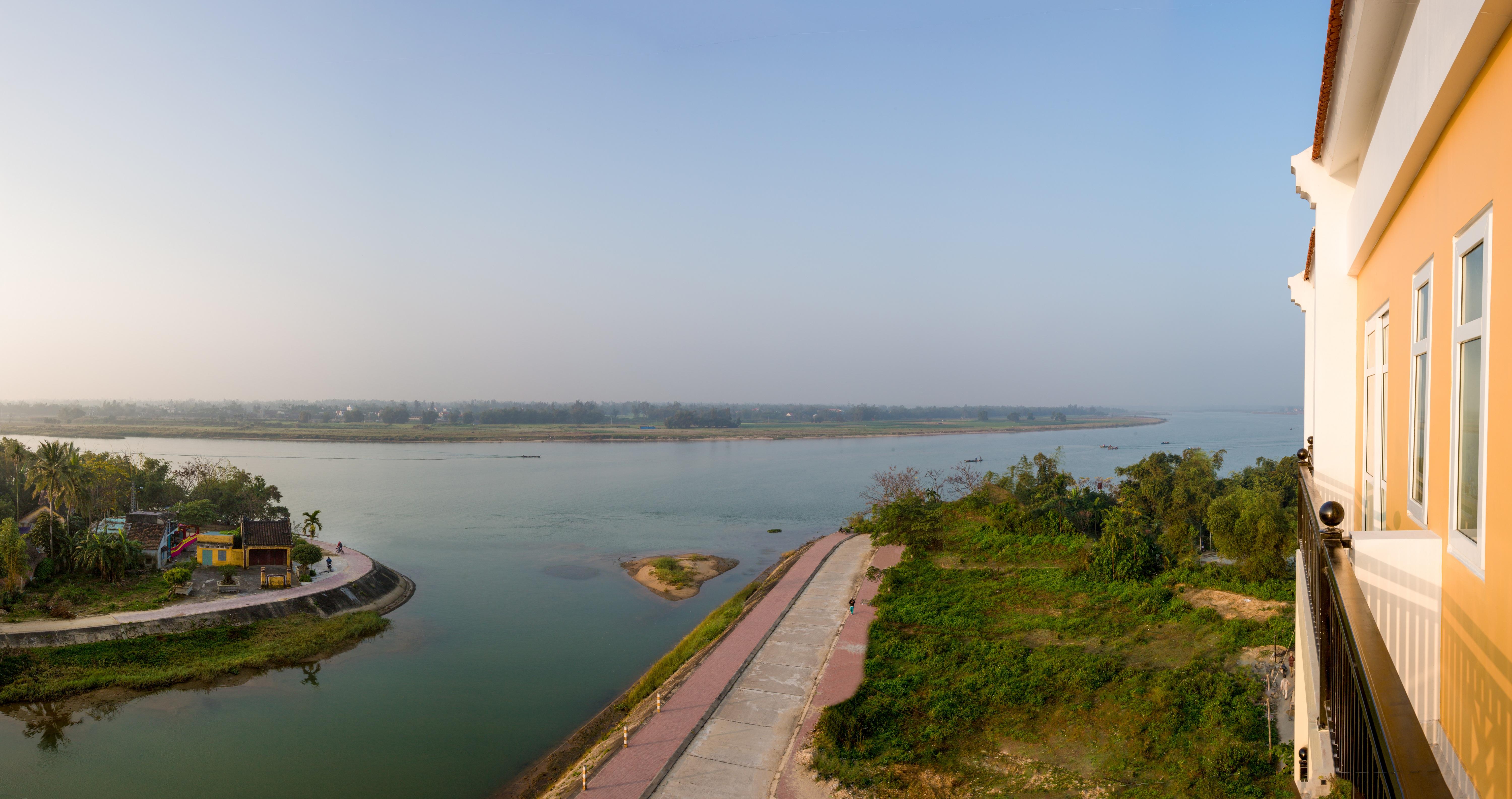 Royal Riverside Hoi An Hotel & Spa מראה חיצוני תמונה