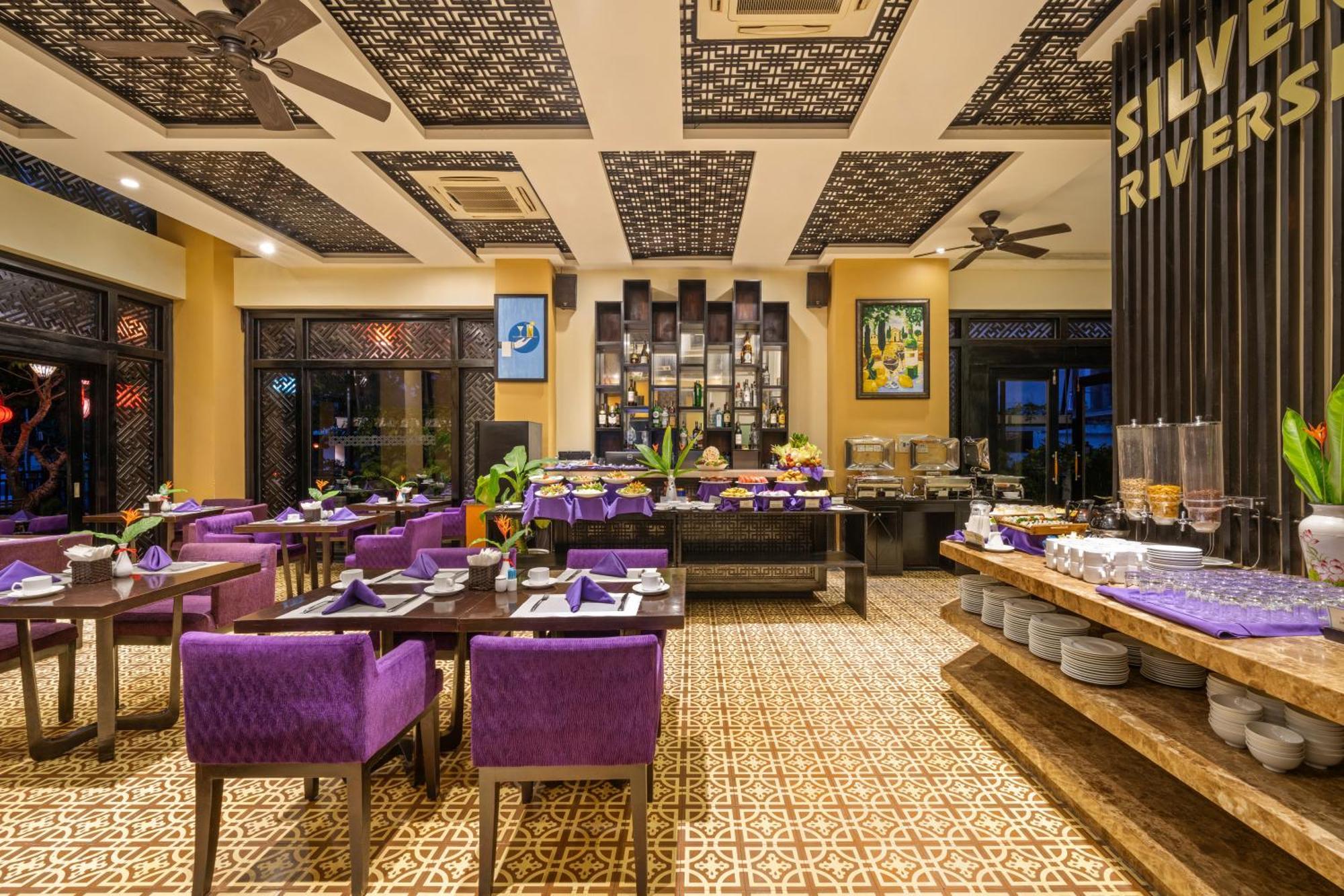 Royal Riverside Hoi An Hotel & Spa מראה חיצוני תמונה