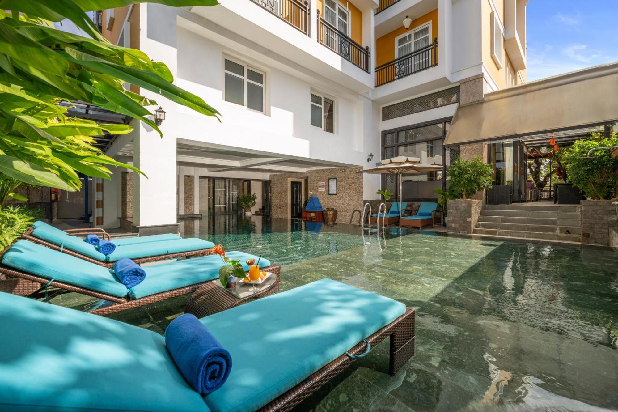 Royal Riverside Hoi An Hotel & Spa מראה חיצוני תמונה