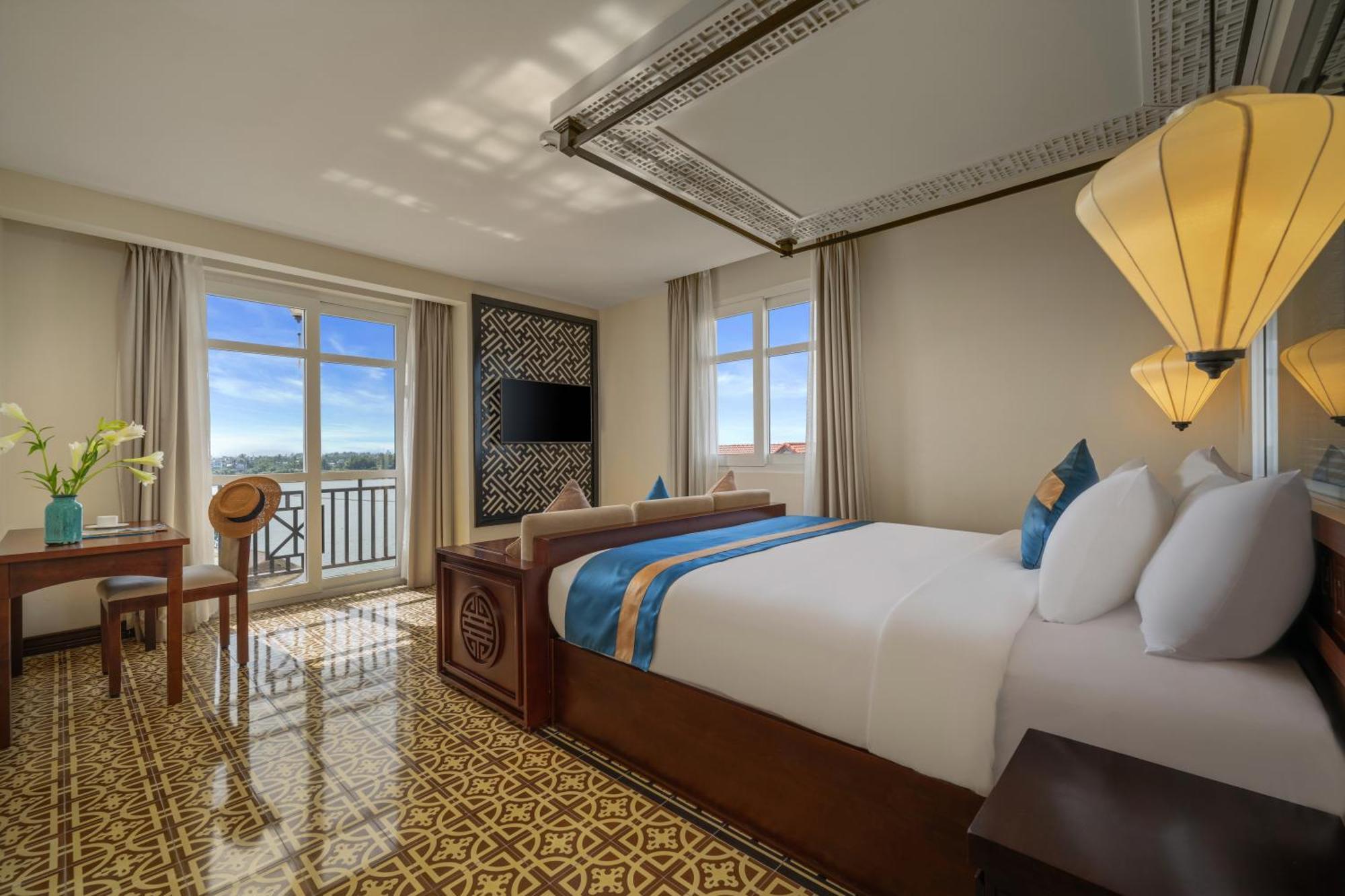 Royal Riverside Hoi An Hotel & Spa מראה חיצוני תמונה