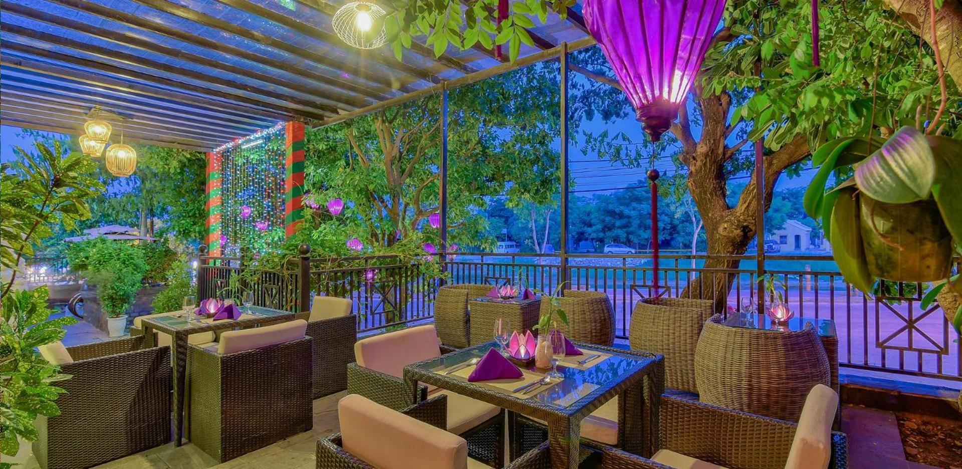 Royal Riverside Hoi An Hotel & Spa מראה חיצוני תמונה