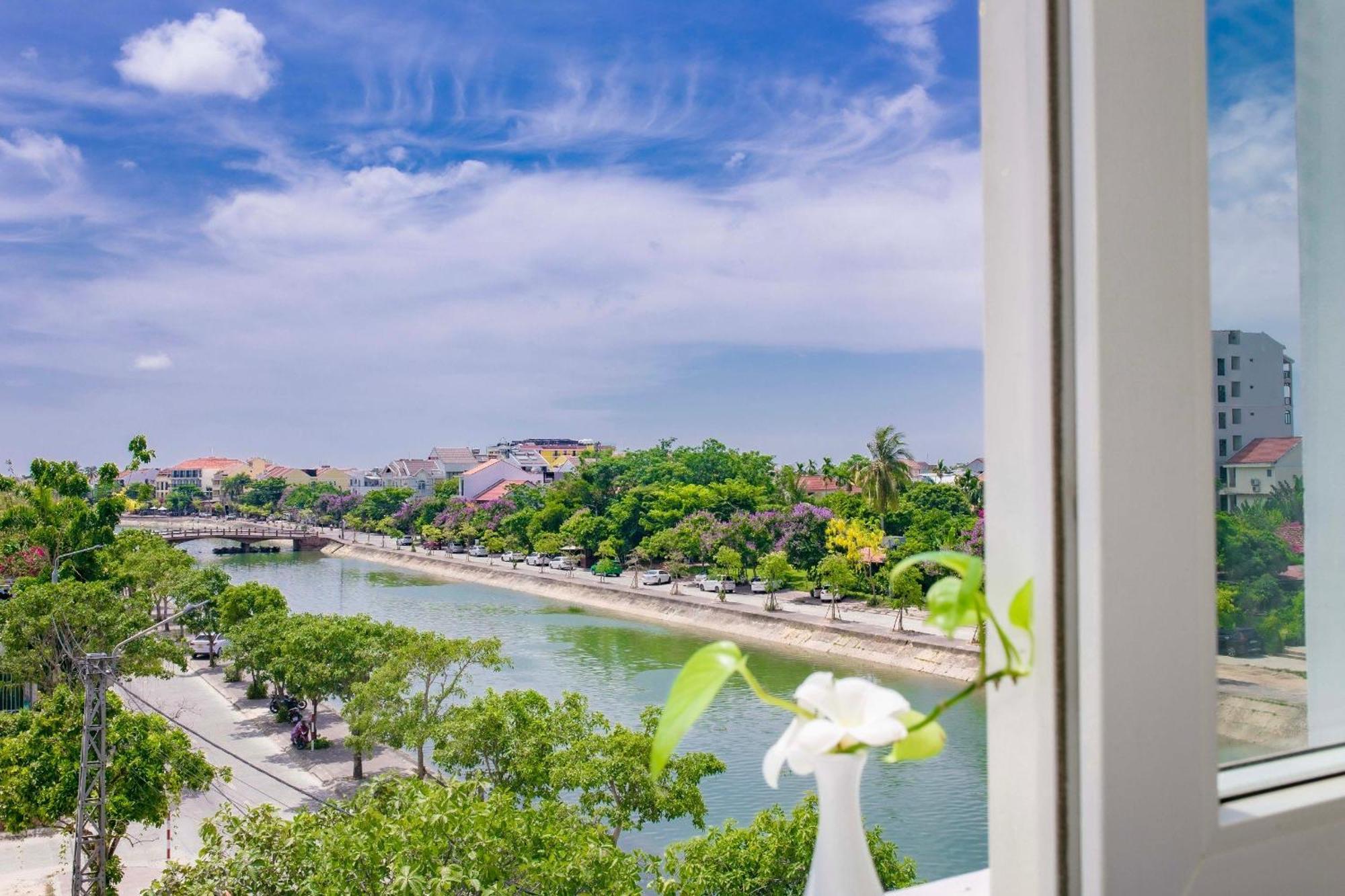 Royal Riverside Hoi An Hotel & Spa מראה חיצוני תמונה
