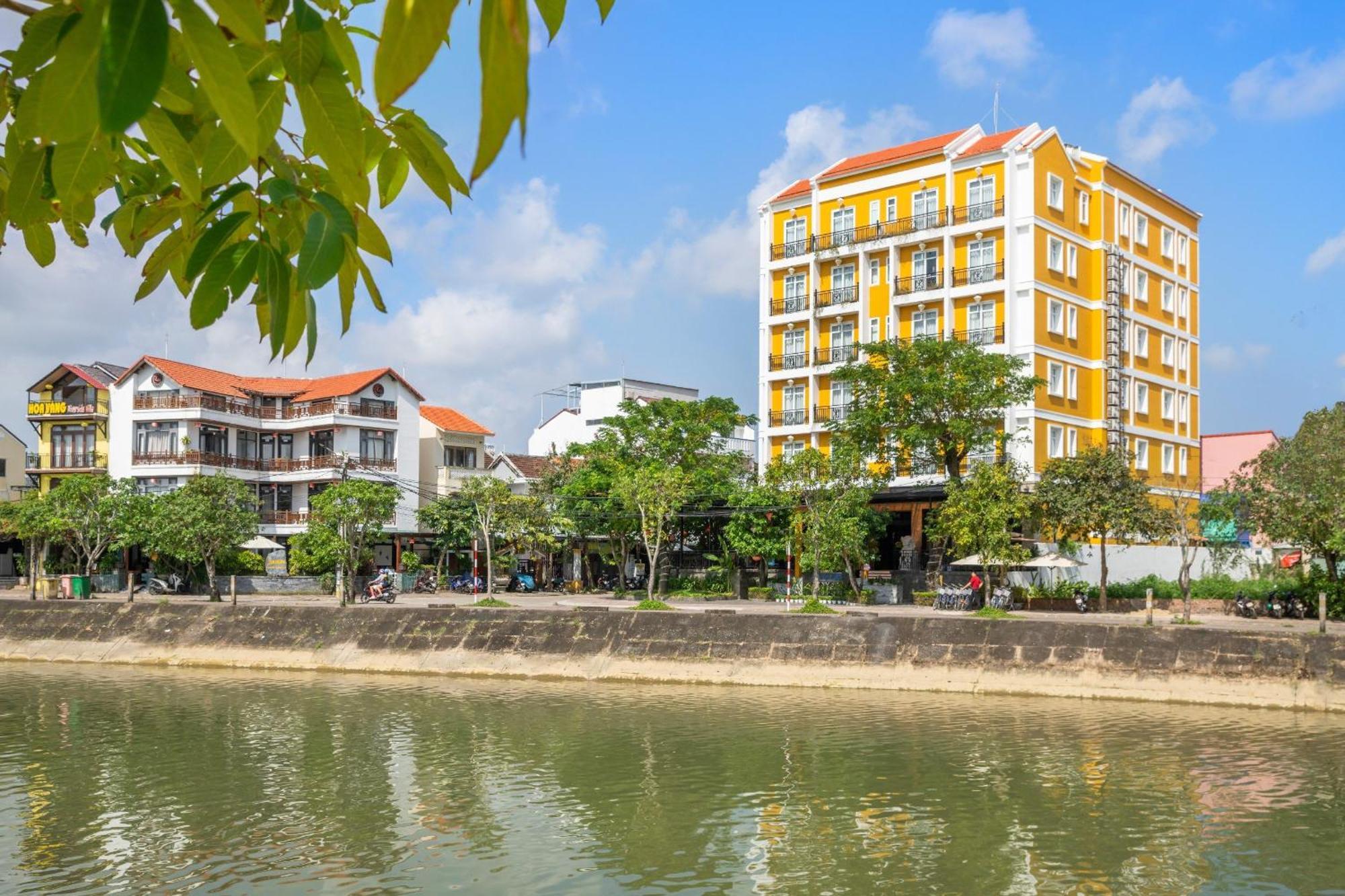 Royal Riverside Hoi An Hotel & Spa מראה חיצוני תמונה